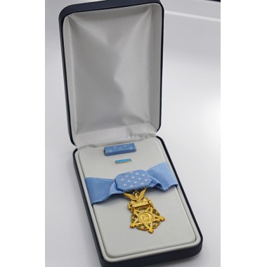 Medal of Honor (Army) with Case-Replica