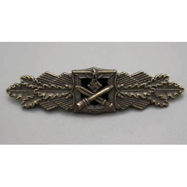 Close Combat Clasp in Bronze