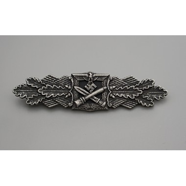 Close Combat Clasp in Silver(Antique Finish)