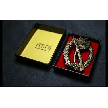 Infantry Assault Badge in Bronze with LDO Box