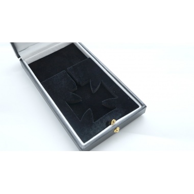Knight 's Cross Case