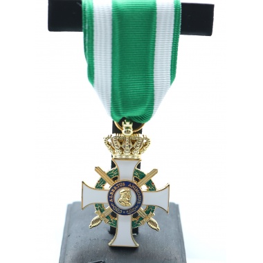Knight's Cross of the Royal Saxon Order of Albrecht 1st Class  with Crown and Swords