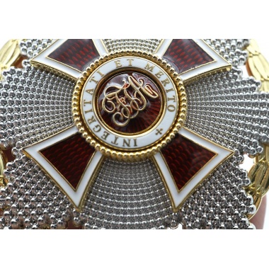 The Grand Cross Star of Leopold with War Decoration（Austria)