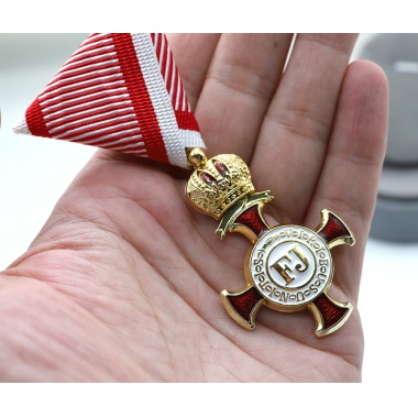 Golden Cross of Merit with the Crown（Austria-Hungary）