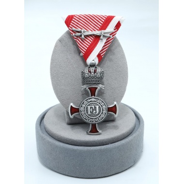 Silver Cross of Merit with the Crown and Swords (Austria-Hungary)